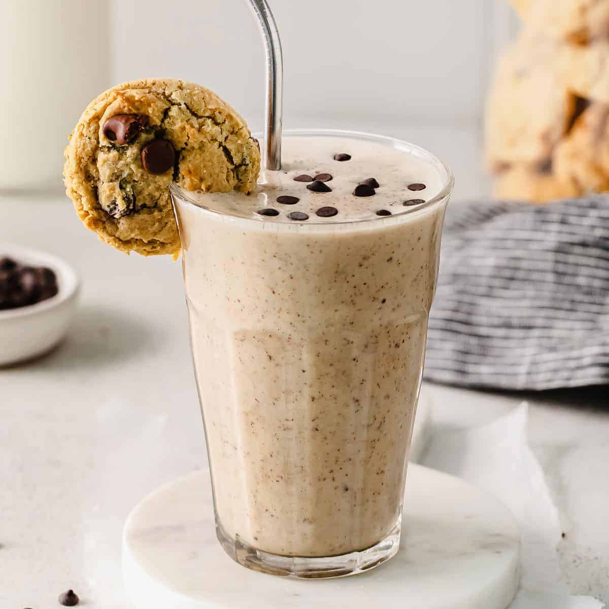 Blend the Perfect Cookie Dough Smoothie: Thick, Creamy, & Healthy